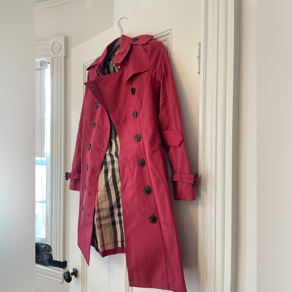 Stunning NWT red #trenchcoat perfect fit for spring